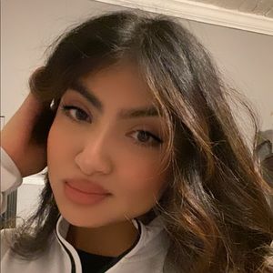 Meet your Posher, Daniela